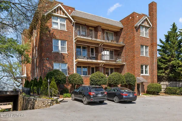 190 N Crest Rd 4, Chattanooga, TN 37404