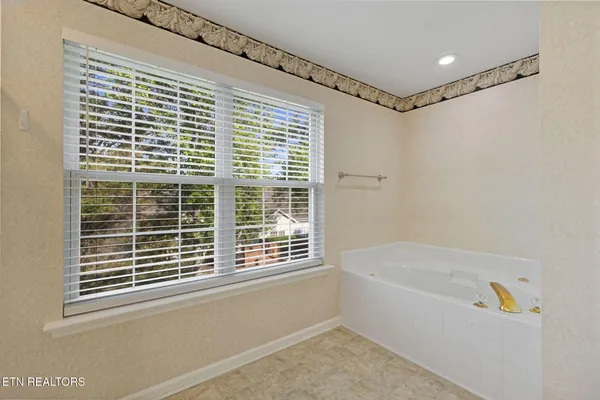 2427 Queens Lace Tr, Chattanooga, TN 37421